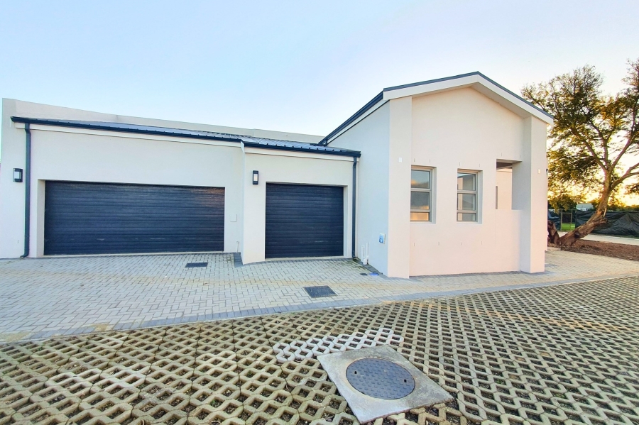 4 Bedroom Property for Sale in Vierlanden Western Cape